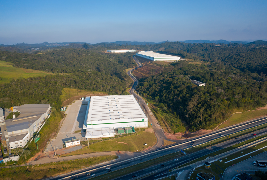 Galpão Logístico Régis Bittencourt Itapecerica da Serra 